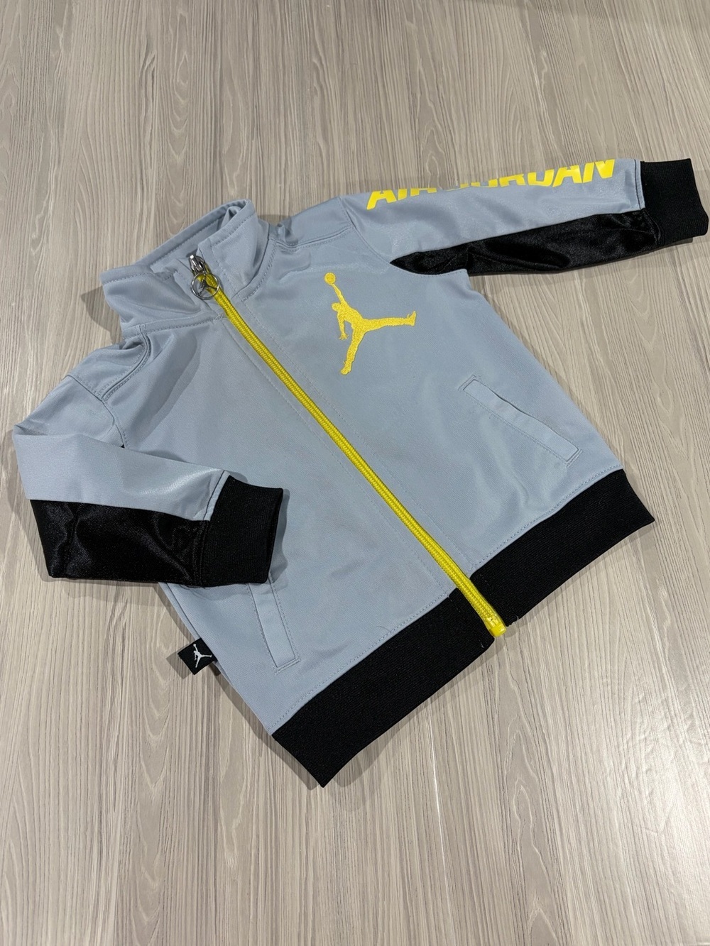 7/$20 Jordan Light Gray & Yellow Zip-Up Jacket Black Accents